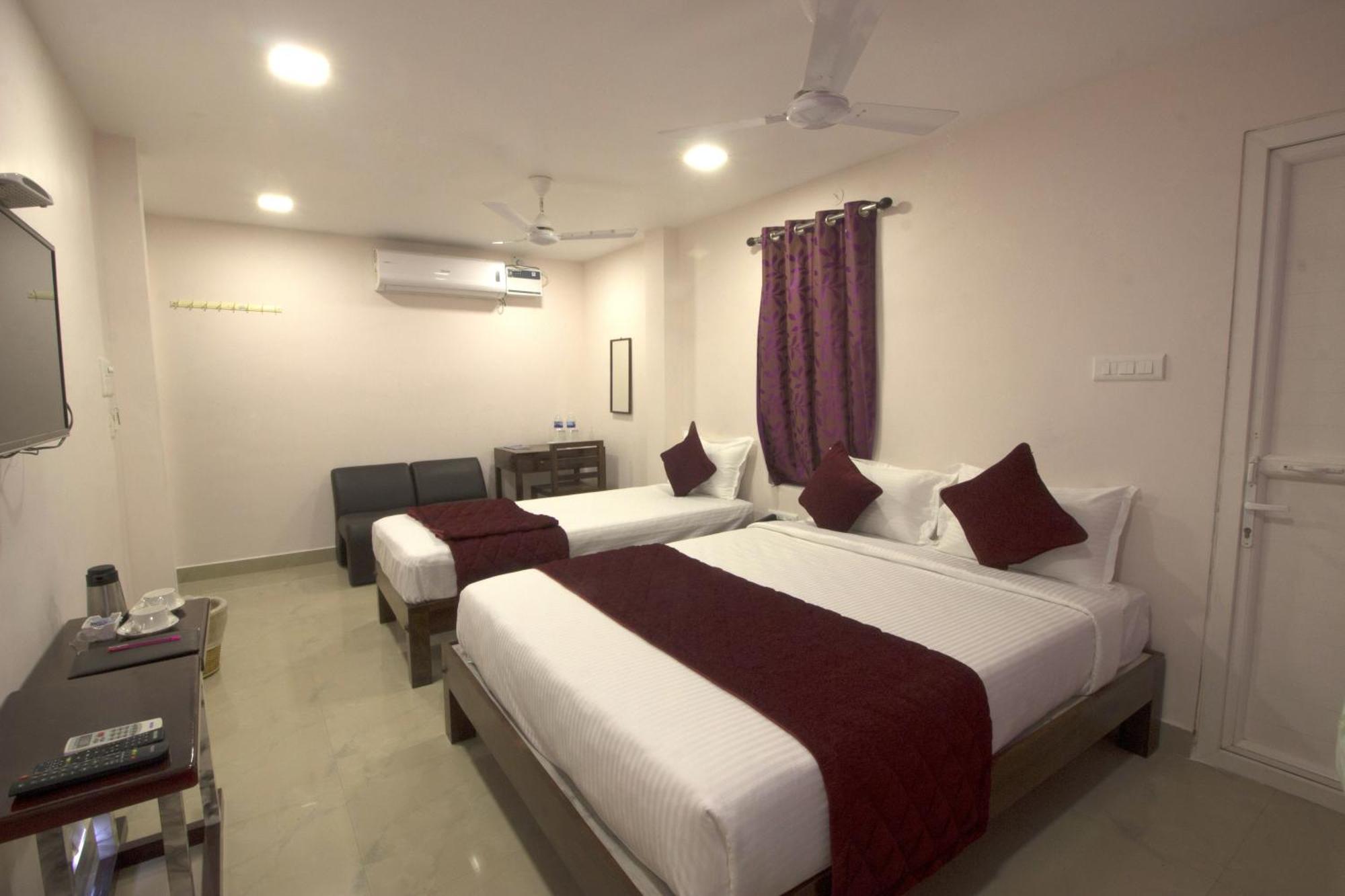 Serenity Sands Beach Resort Inn Puducherry Buitenkant foto