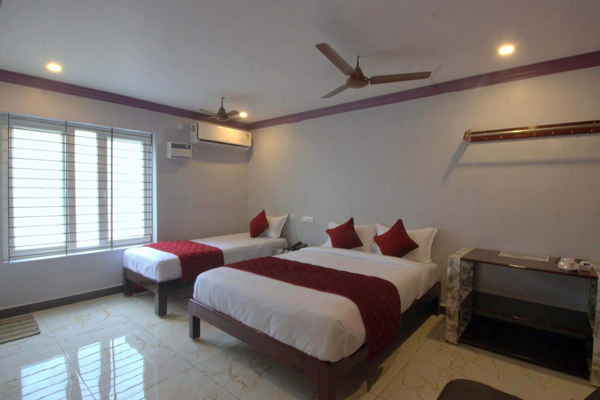 Serenity Sands Beach Resort Inn Puducherry Buitenkant foto