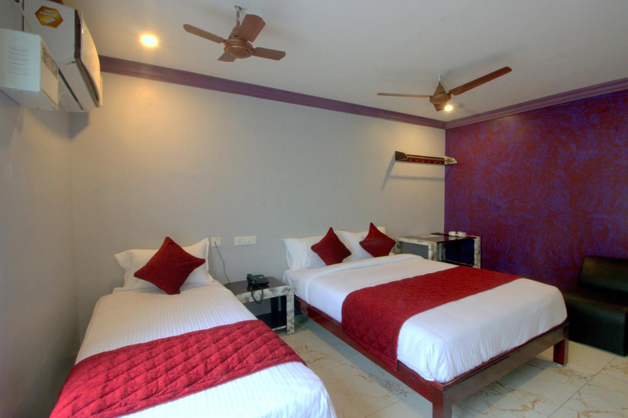 Serenity Sands Beach Resort Inn Puducherry Buitenkant foto