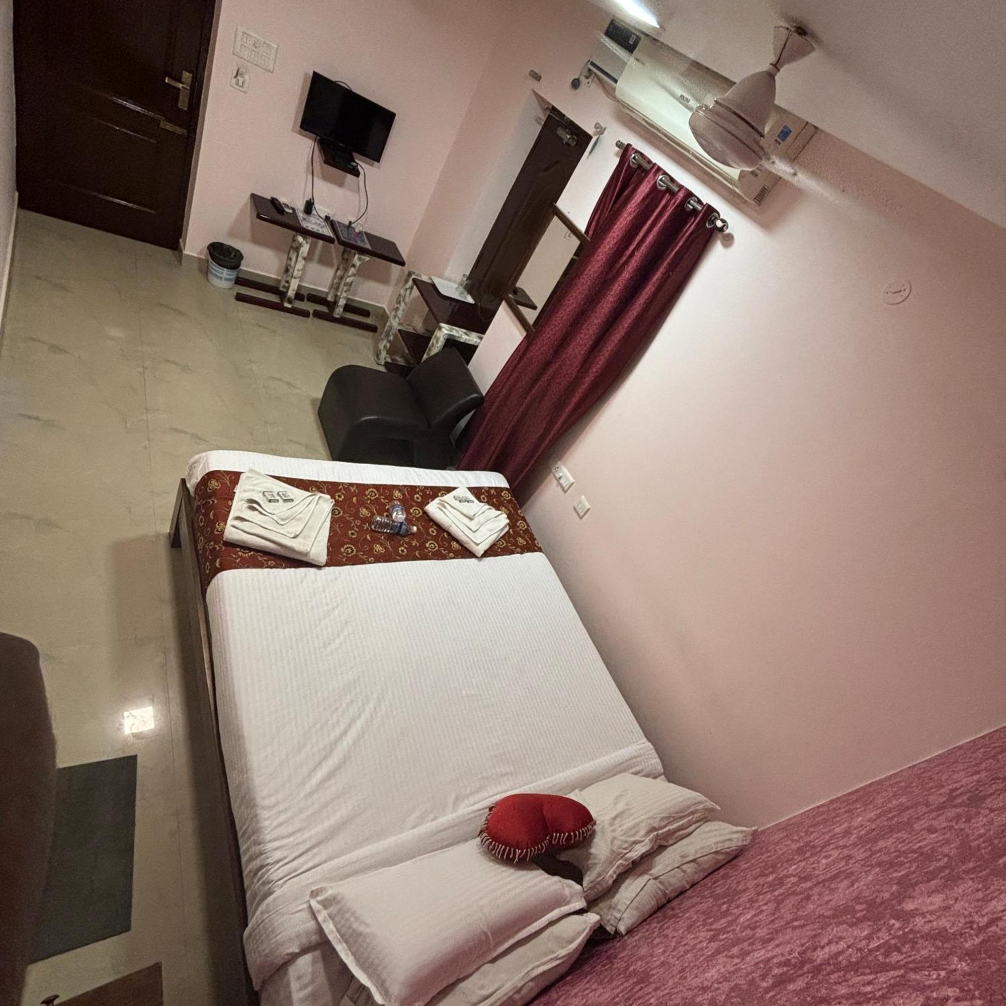 Serenity Sands Beach Resort Inn Puducherry Buitenkant foto